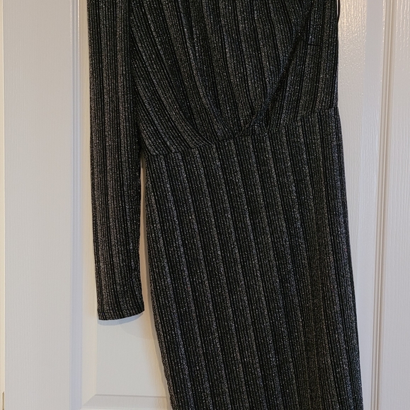 Gorgeous Vero Moda one sleeve party dress - Picture 9 of 9